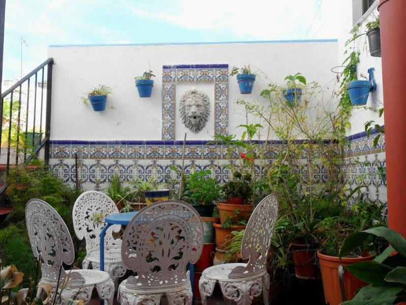 Micaela Charming Hostal Торремолинос Экстерьер фото